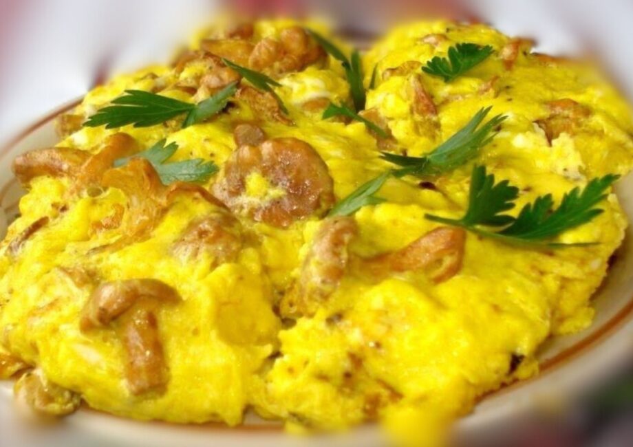 Омлет з лисичками